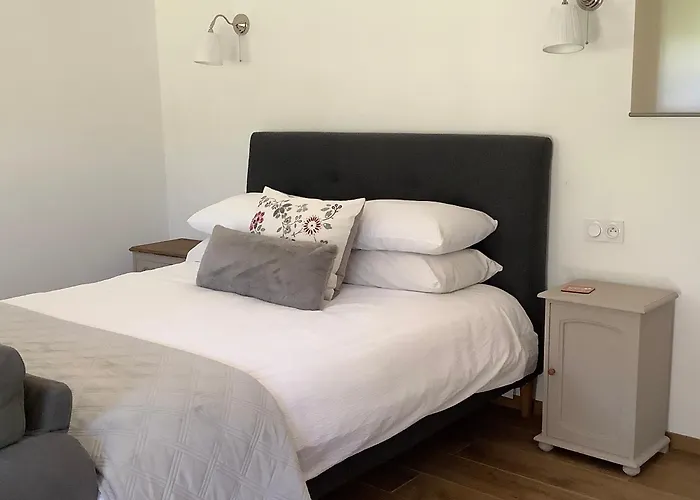 At Belle Vallee Донфрон