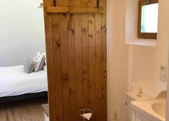 At Belle Vallee Донфрон